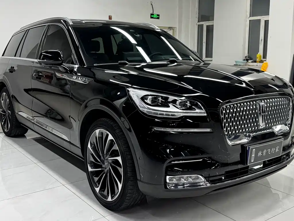 Aviator 3.0 T V6 4 WD Executive
