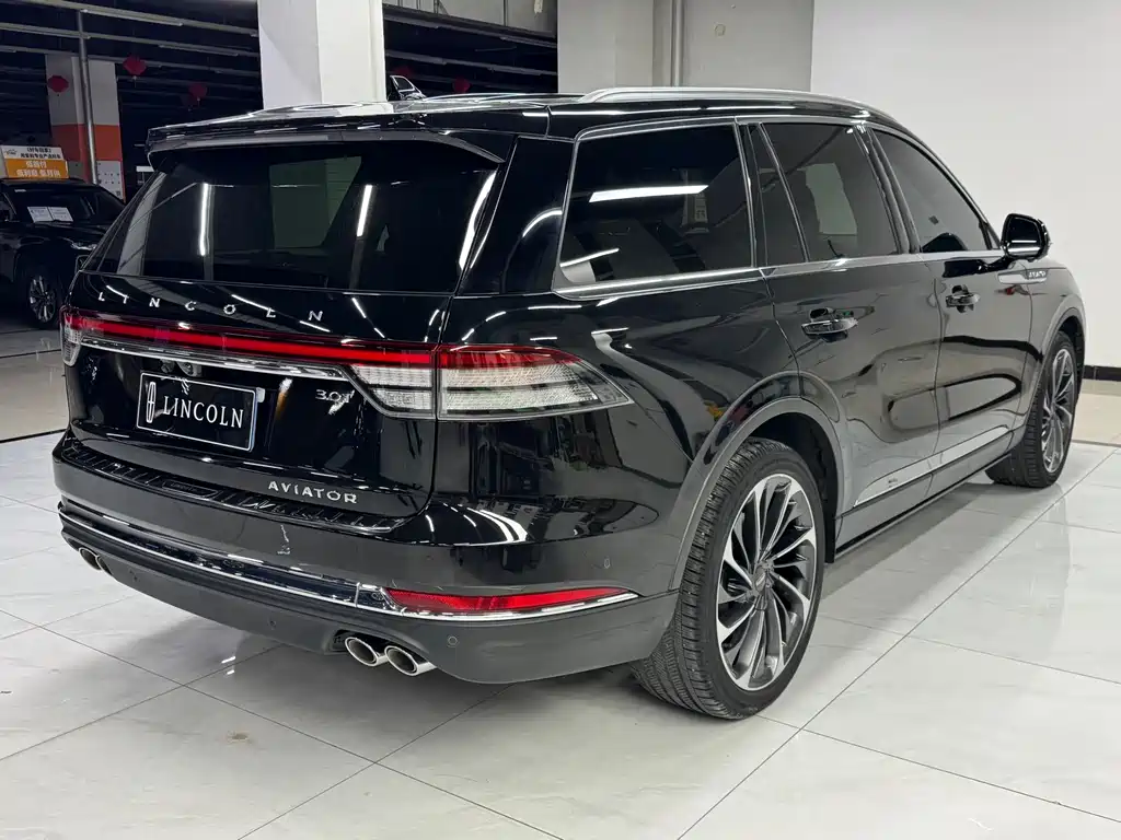 Aviator 3.0 T V6 4 WD Executive