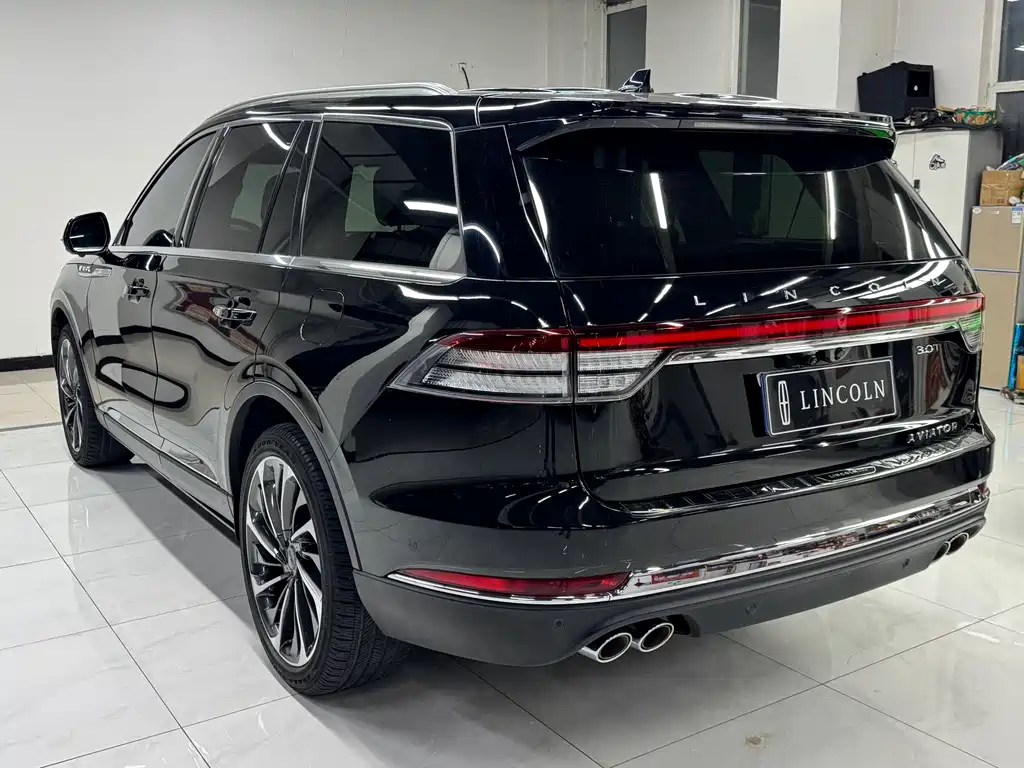 Aviator 3.0 T V6 4 WD Executive