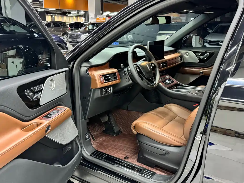 Aviator 3.0 T V6 4 WD Executive