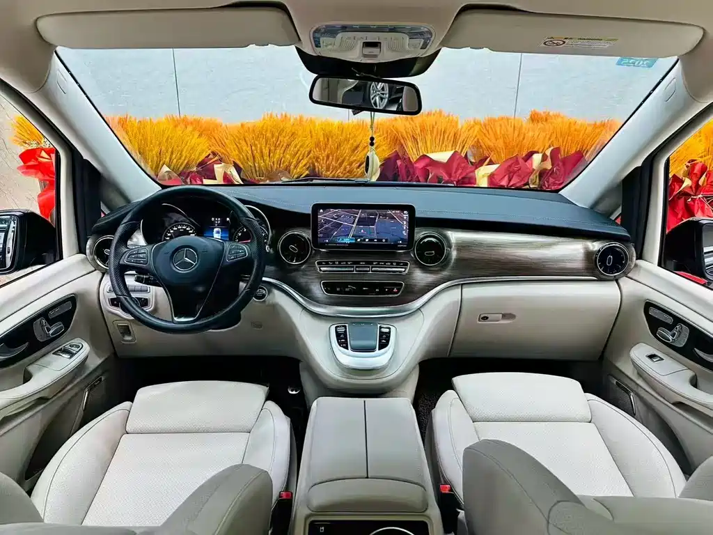 Mercedes-Benz V-Class V 260 Distinguished