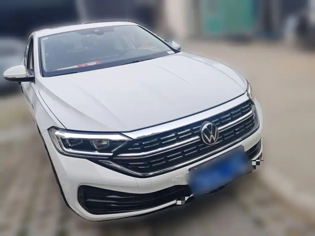 Sagitar 300 TSI DSG Transcend
