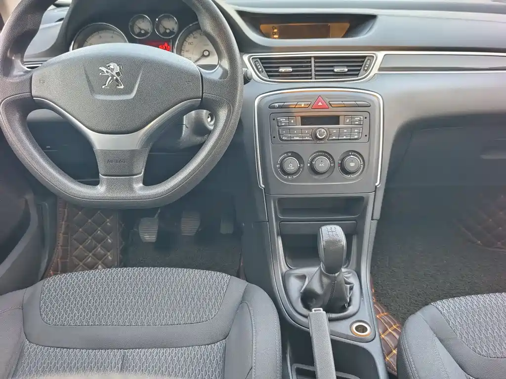 Peugeot 308 Pleasure Classic 1.6 L Manual Superior Style