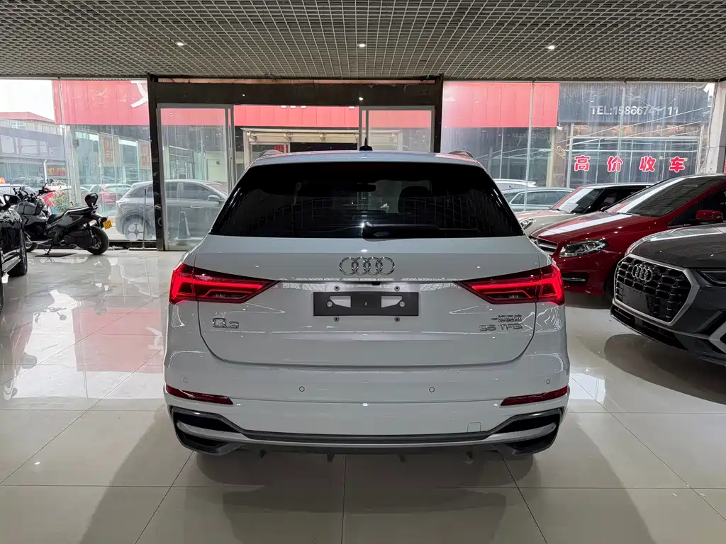 Audi Q3 35 TFSI Fashion Dynamic (1.4 T)