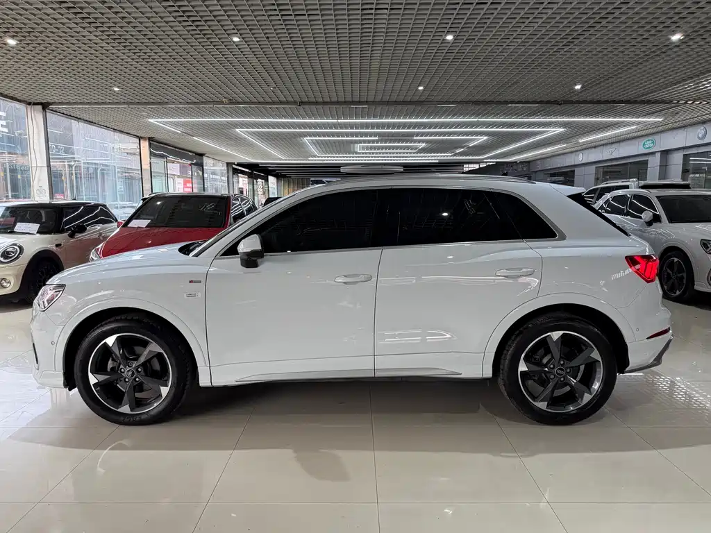 Audi Q3 35 TFSI Fashion Dynamic (1.4 T)