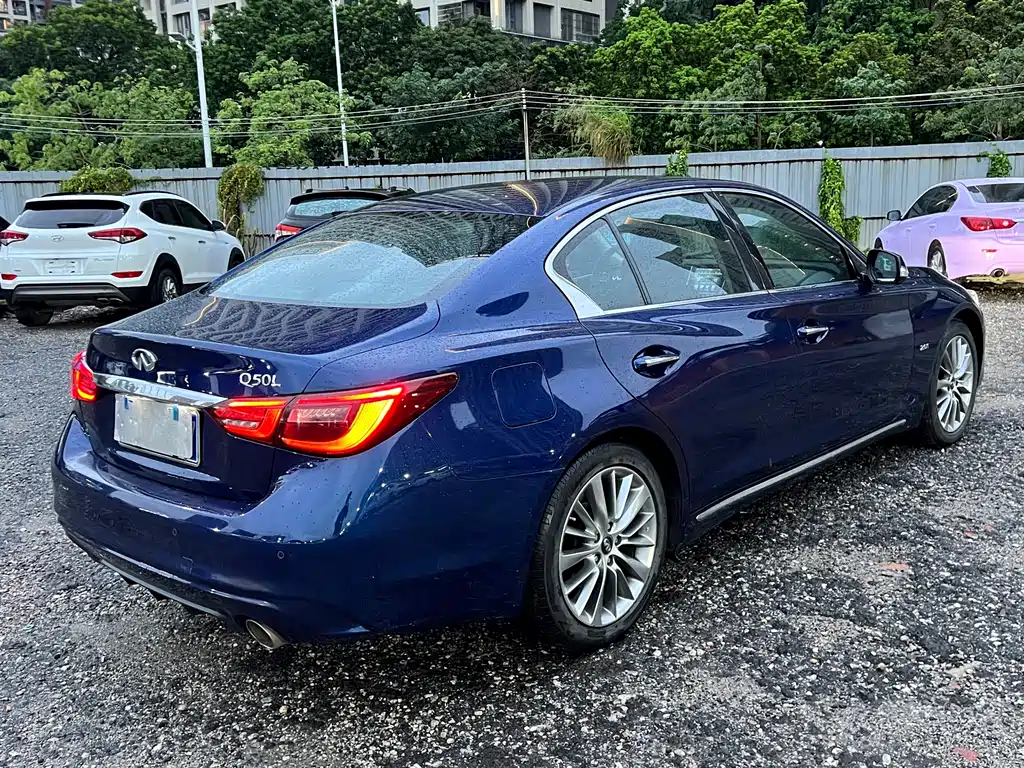 Infiniti Q50 L 2.0 T Progressive Enjoyment CN-VI