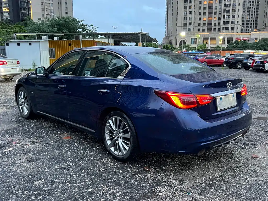 Infiniti Q50 L 2.0 T Progressive Enjoyment CN-VI