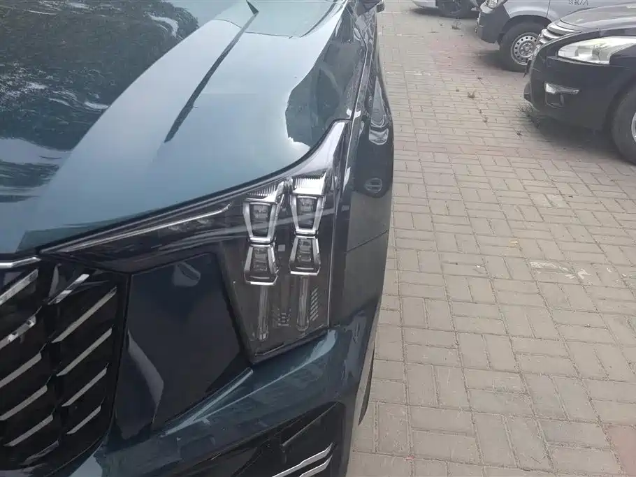 GAC Trumpchi GS8 Navigator Series 2.0 TGDI 2 WD Distinguished (6-seat)