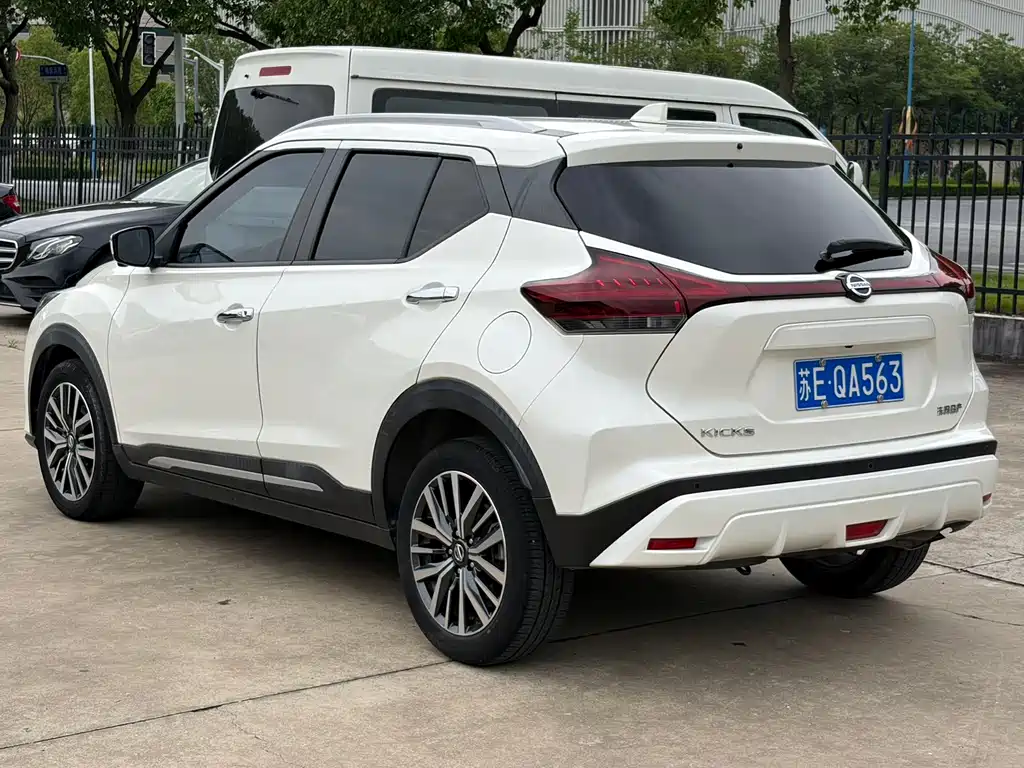 Kicks 1.5 L CVT XV Luxury