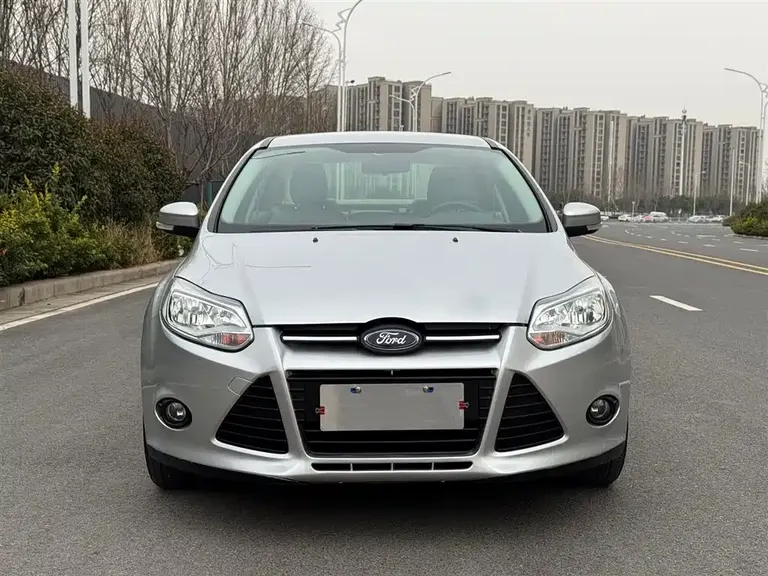 Ford Focus Sedan 1.6 L Auto Comfort