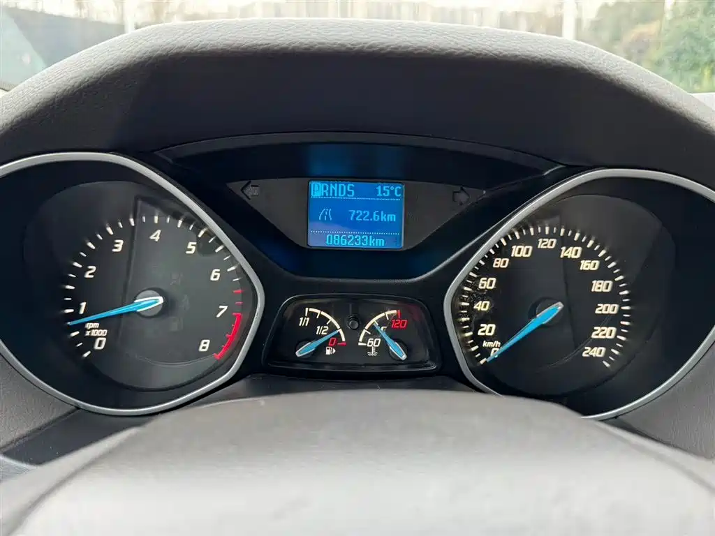 Focus Sedan 1.6 L Auto Comfort