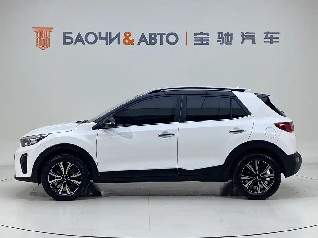 Stonic 1.4 L CVT Sunroof