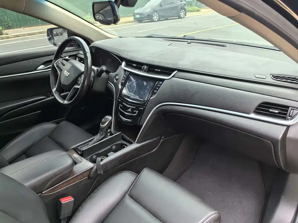 Cadillac XTS 28 T Tech