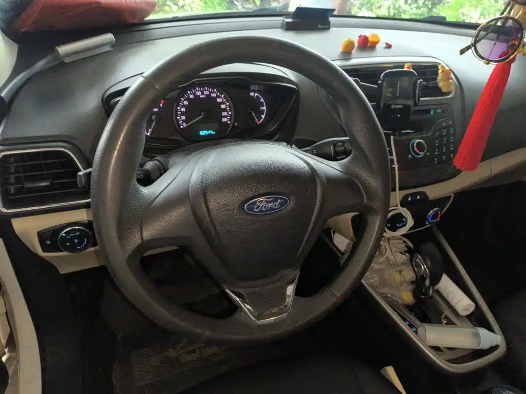 Escort Facelift 1.5 L Auto Comfort