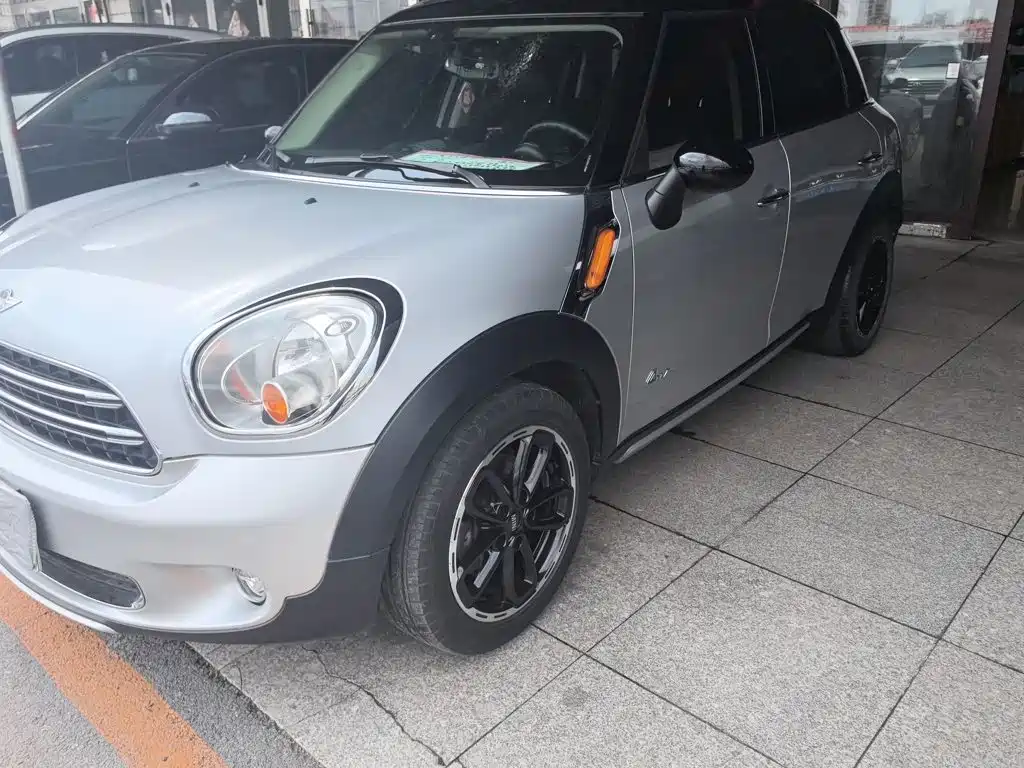 MINI COUNTRYMAN 1.6 T COOPER ALL4 Fun