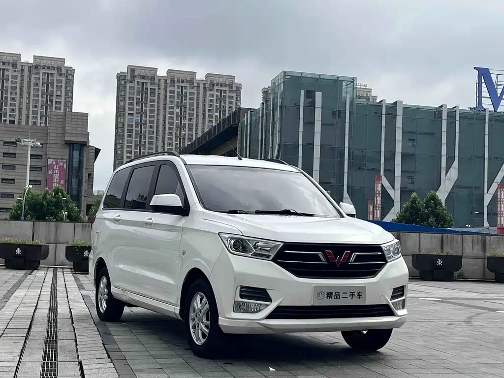 Wuling Hongguang 1.5 L Classic S Basic
