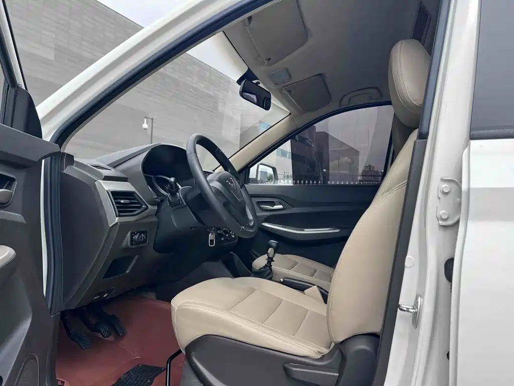 Wuling Hongguang 1.5 L Classic S Basic