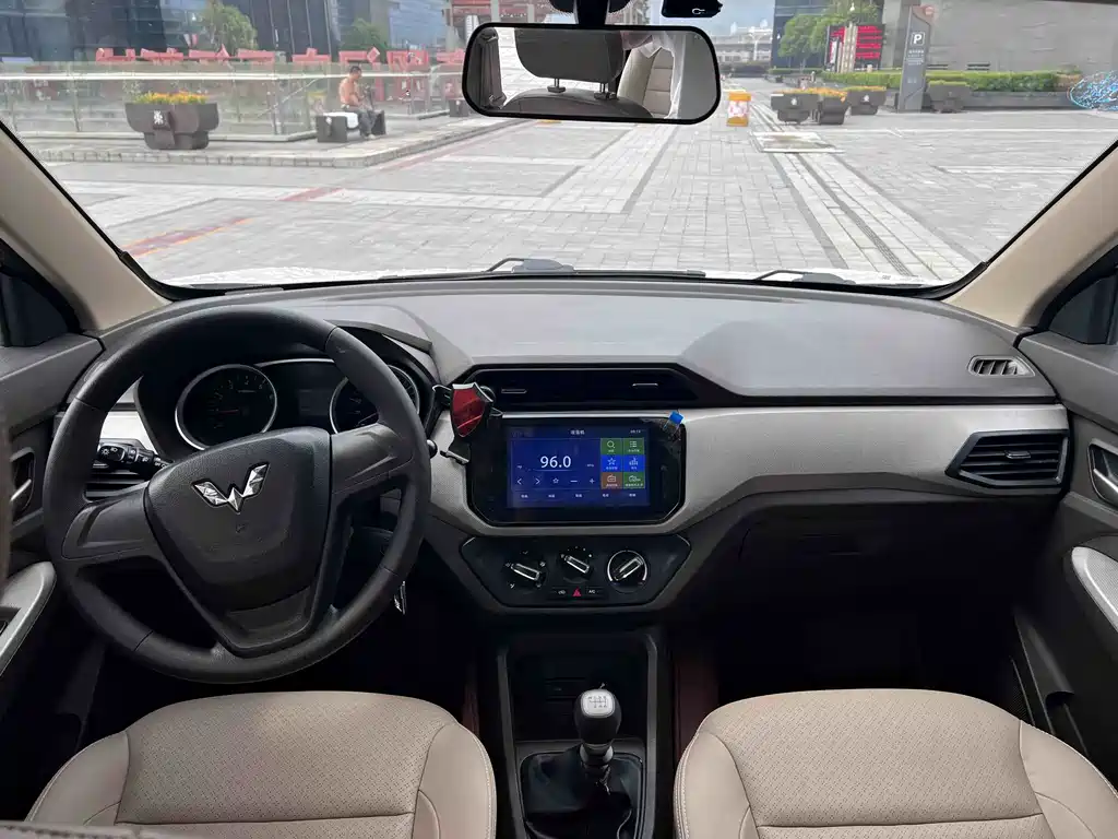 Wuling Hongguang 1.5 L Classic S Basic
