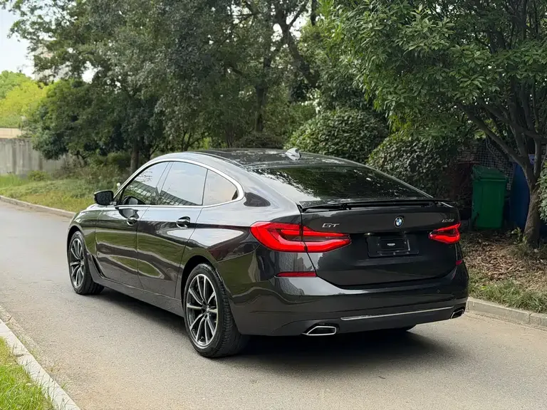 BMW 6 Series GT 630 i Luxury Design Package