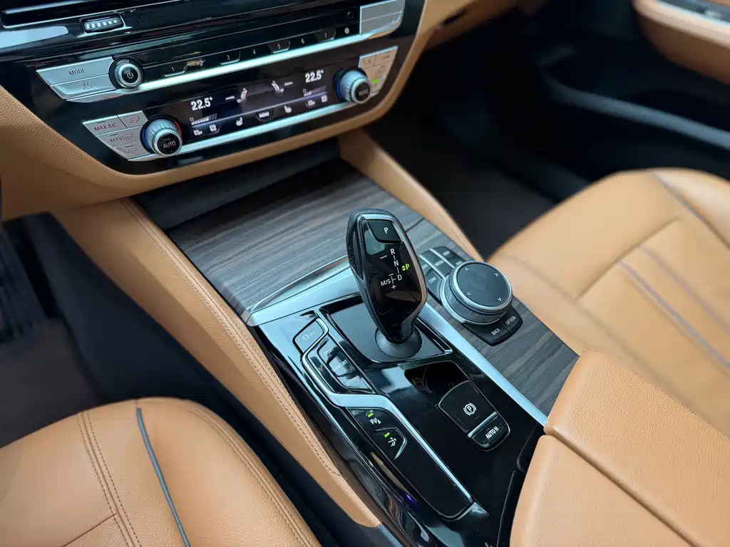 BMW 6 Series GT 630 i Luxury Design Package