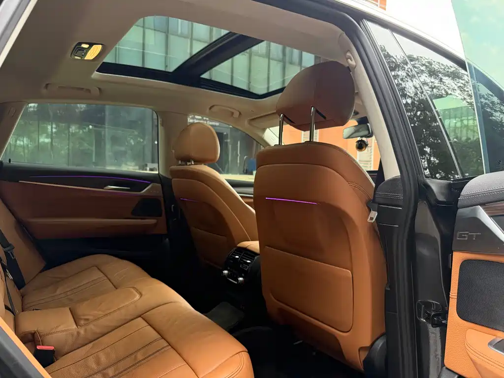 BMW 6 Series GT 630 i Luxury Design Package