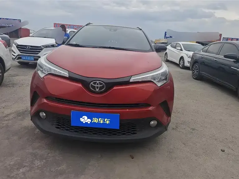 Toyota C-HR 2.0 L Leading Sunroof CN-VI