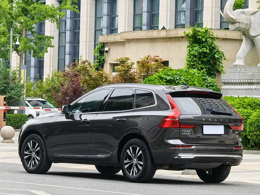 Volvo XC60 B5 4 WD Smart Ease Luxury
