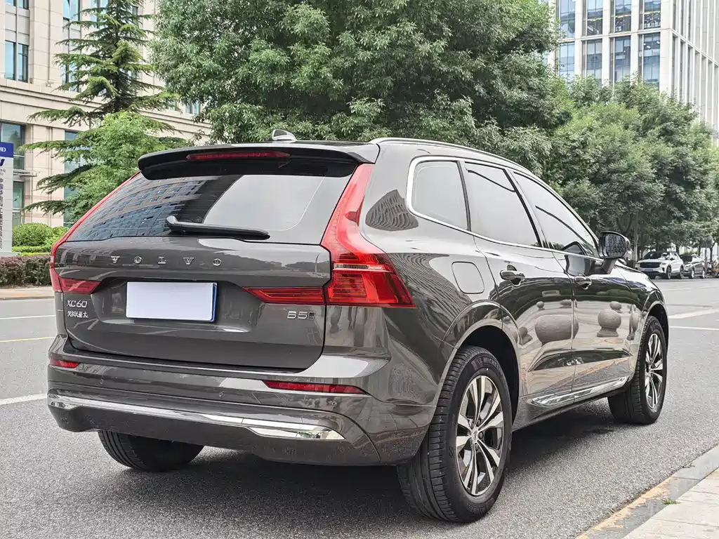 Volvo XC60 B5 4 WD Smart Ease Luxury
