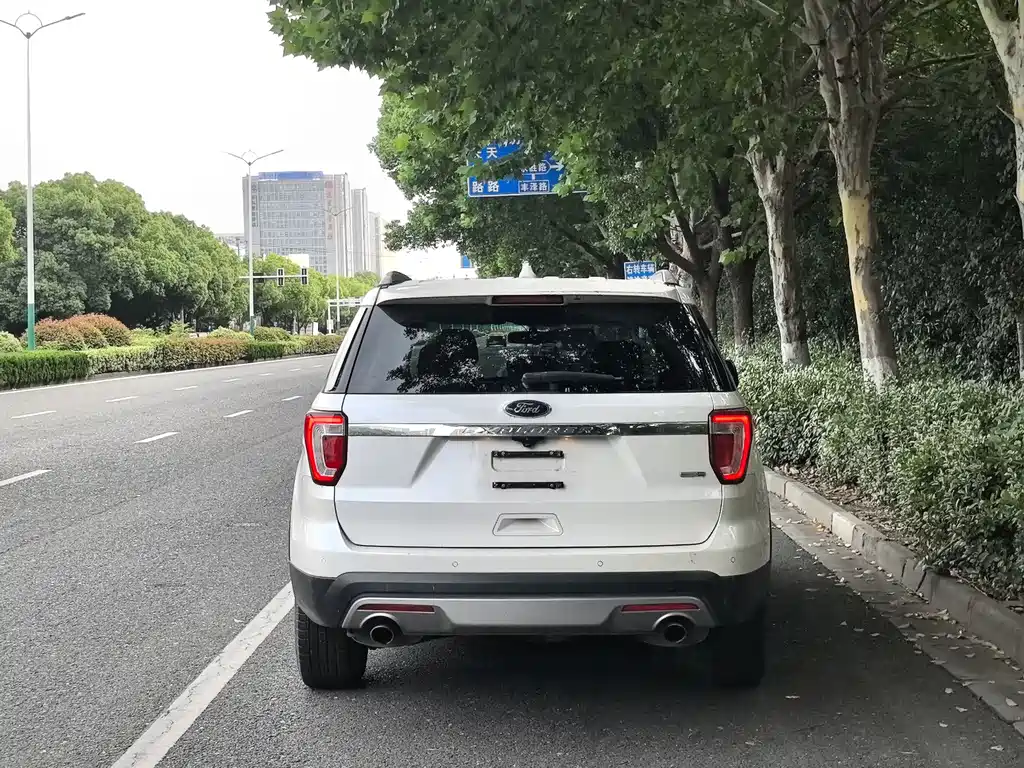 Explorer (Import) 2.3 T Style