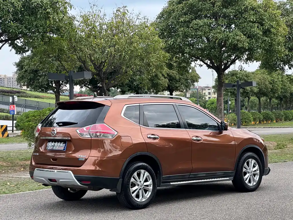 X-Trail 2.0 L CVT Comfort MAX 2 WD