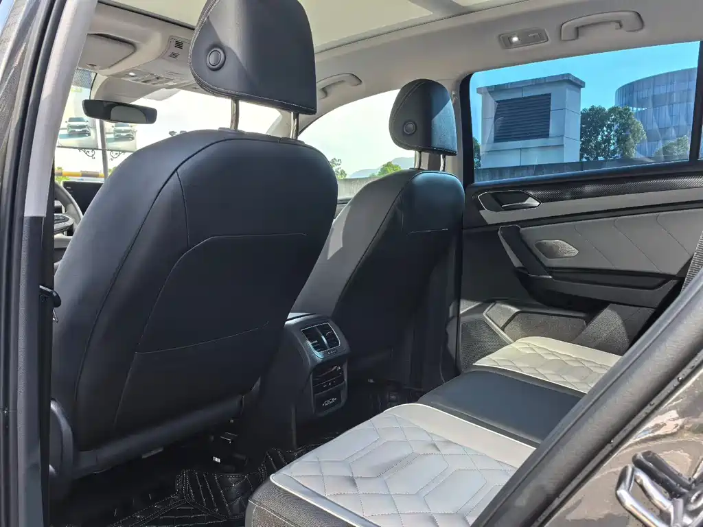 Tayron 330 TSI 2 WD Luxury Plus Advanced