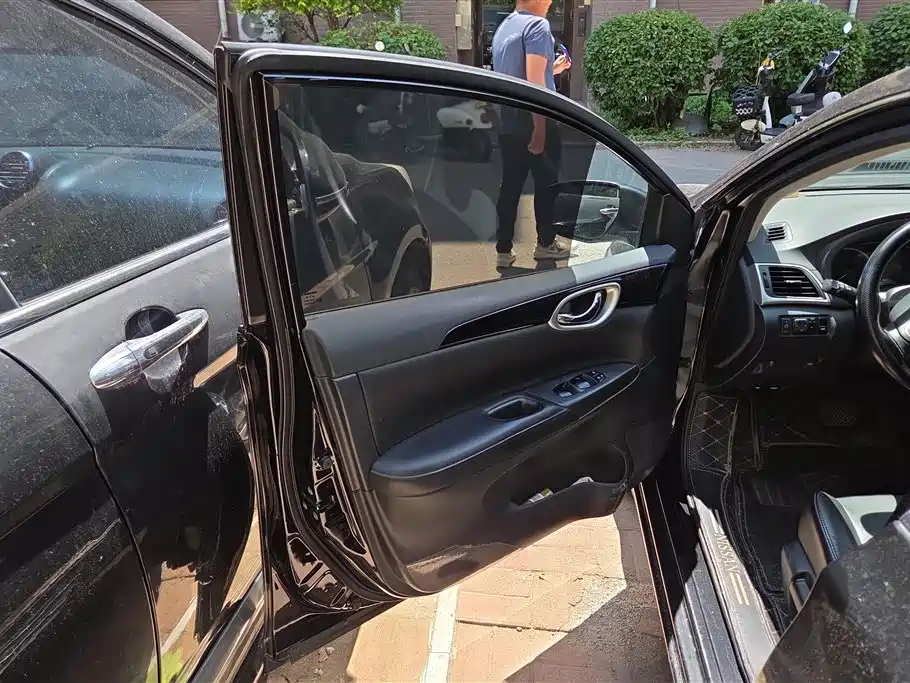 Sylphy 1.6 XV CVT Connected Premium CN-VI