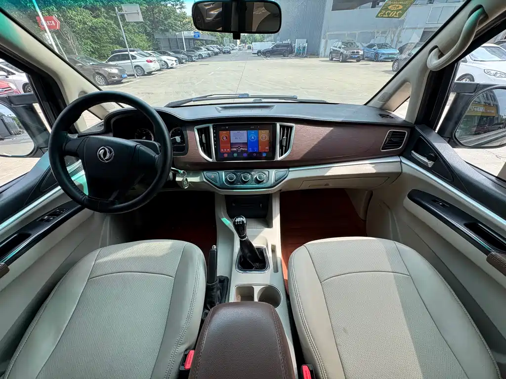 Lingzhi M5 L 1.6 L 7-seat Comfort CN-VI
