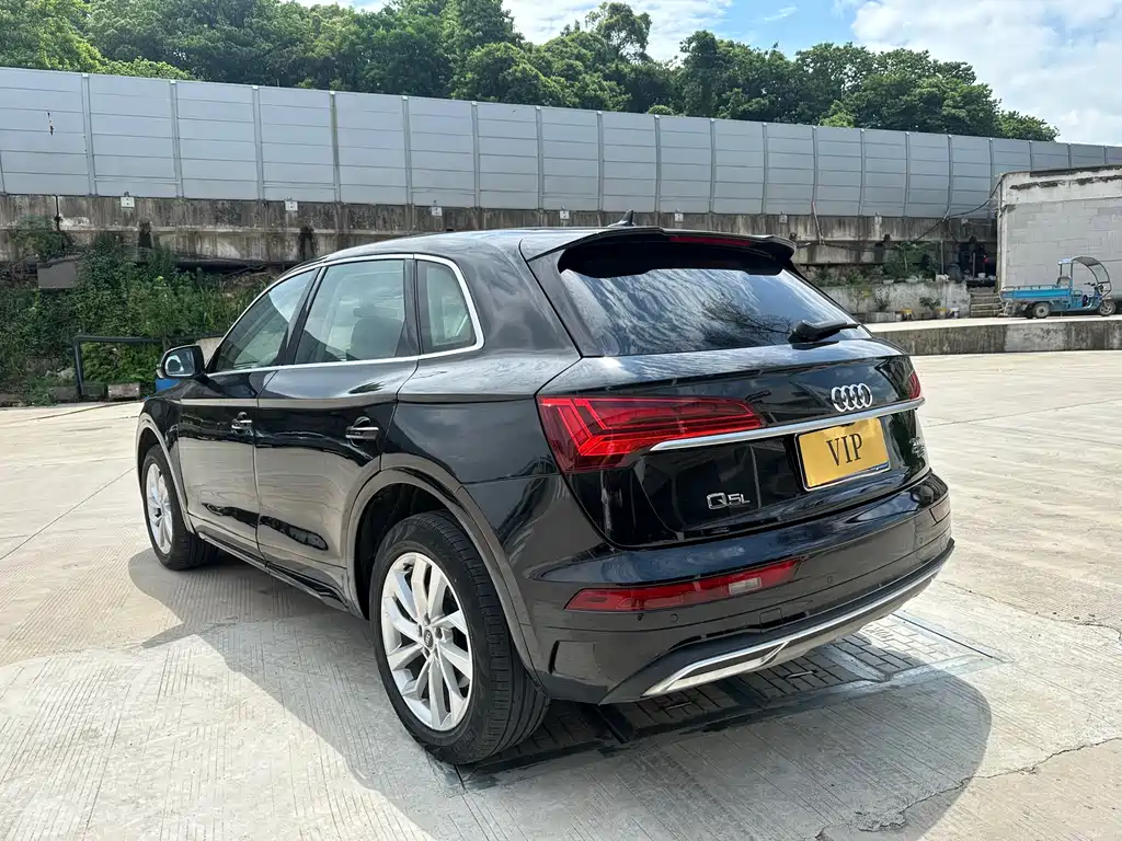 Audi Q5 L 40 T Luxury Dynamic