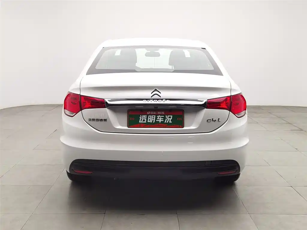Citroen C4 L 雪铁龙C4 L 2015款 1.8 L 自动尊贵版
