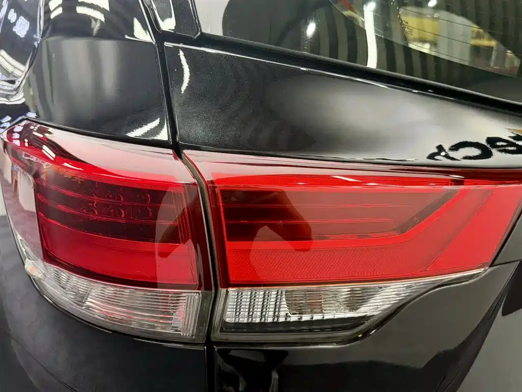 Highlander 2.0 T 2 WD Distinguished 7-seat CN-V