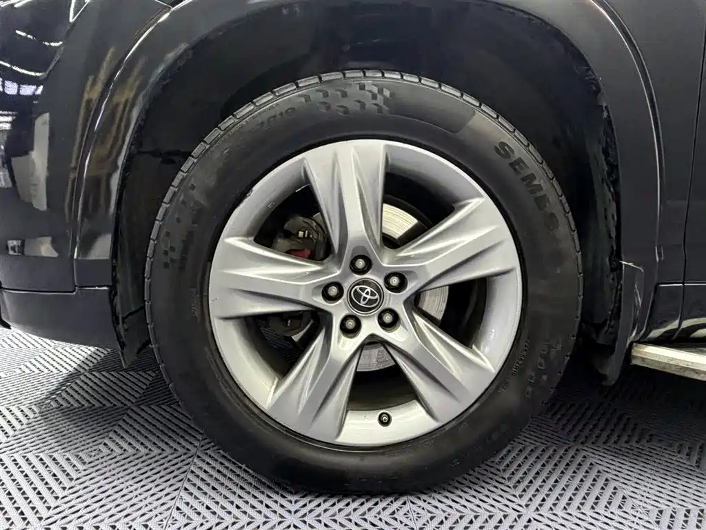 Highlander 2.0 T 2 WD Distinguished 7-seat CN-V