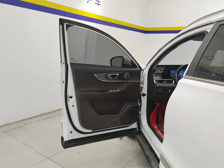 Tiggo 8 PRO 290 T 2 WD Ocean 5-seat