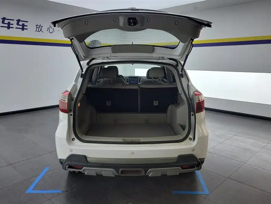 Venucia T70 2.0 L CVT Wise Travel