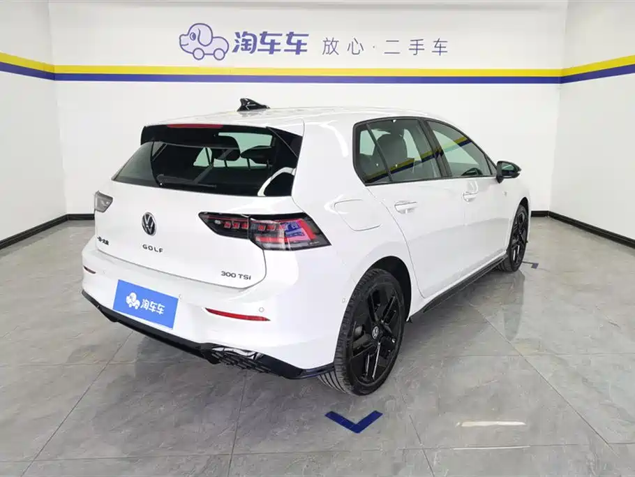 Golf 300 TSI R-Line