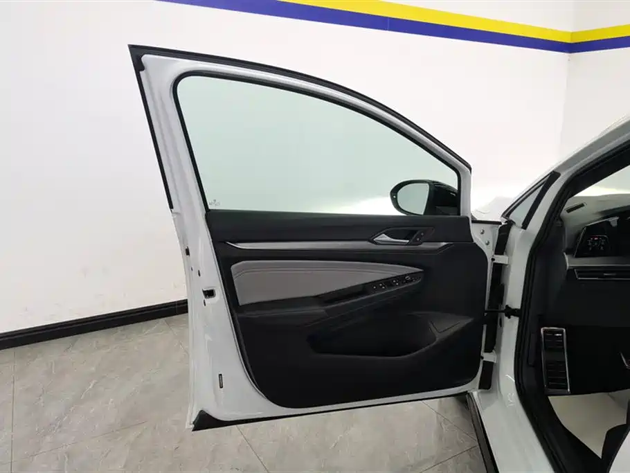 Golf 300 TSI R-Line