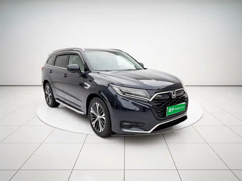 Honda UR-V 370 TURBO 2 WD Graceful