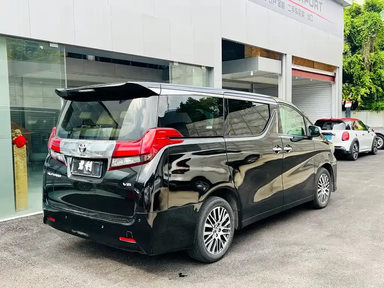 Toyota Alphard 3.5 L Luxury
