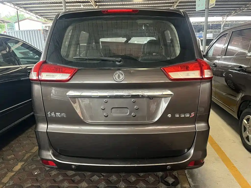 Fengguang 330 风光330 2019款 1.5 L 330 S 手动舒适型 国VI