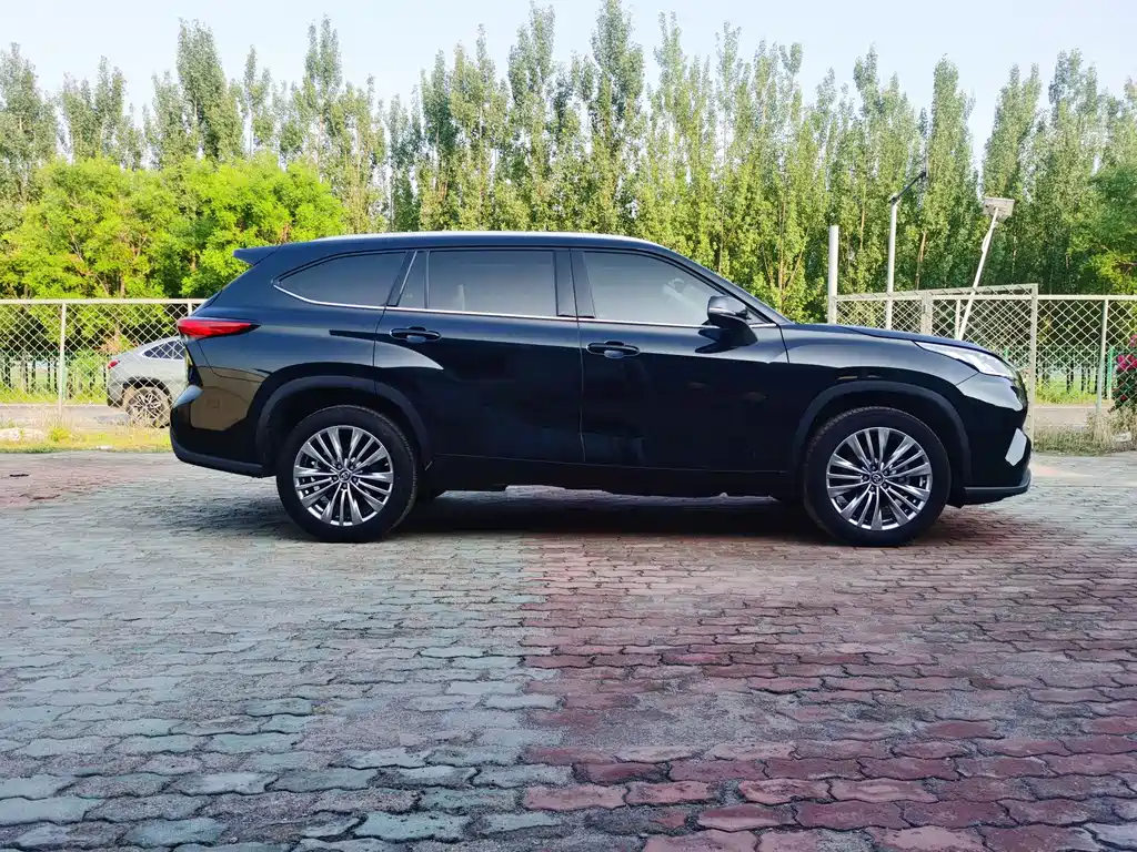 Highlander 380 T 4 WD Distinguished 7-seat
