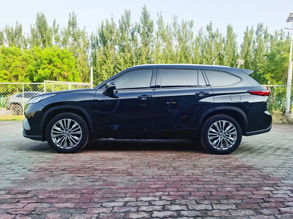 Highlander 380 T 4 WD Distinguished 7-seat