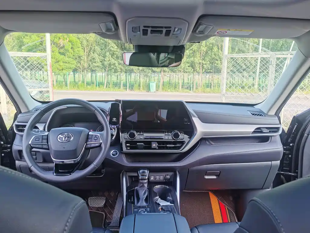 Highlander 380 T 4 WD Distinguished 7-seat