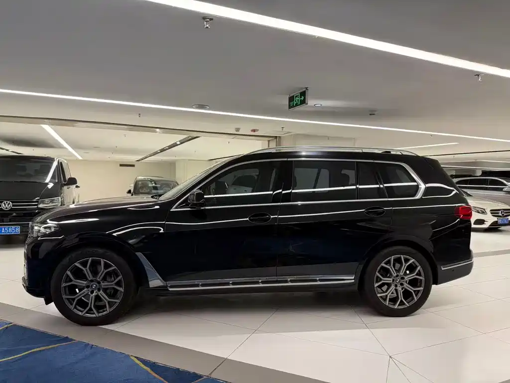 BMW X7 xDrive40 i Leading Luxury Package