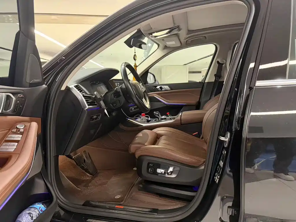 BMW X7 xDrive40 i Leading Luxury Package