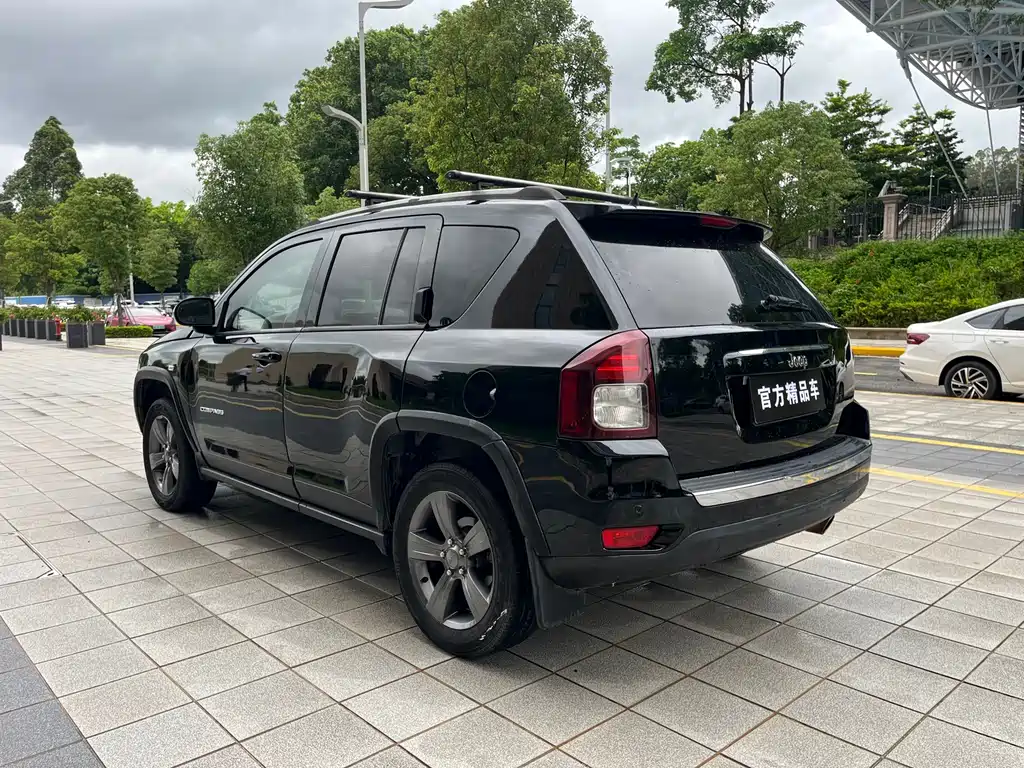 Compass (Import) Facelift 2.4 L 4 WD Comfort